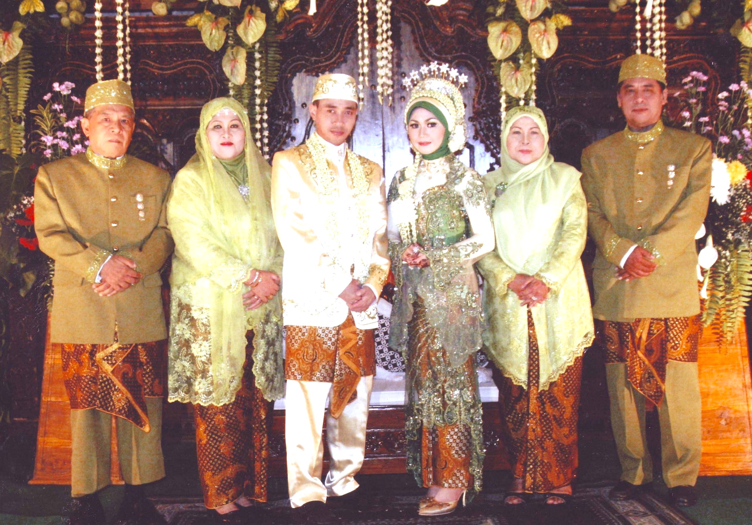 Keluarga Besar Wahyu Widiana & Nina Noorfarah